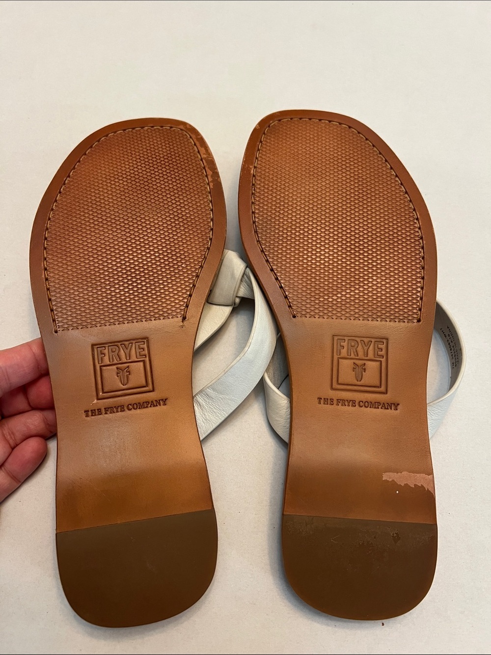 FRYE PERRY KNOT THONG WHITE LEATHER SANDALS SIZE 7 - Picture 7 of 9